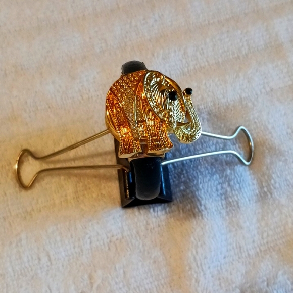 Rhinestone elephant watch - Picture 1 of 7